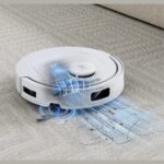 Ecovacs DeeBot T30C branco - robo limpando carpete com succao